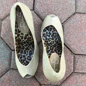 Jessica Simpson Nude Heels 👠